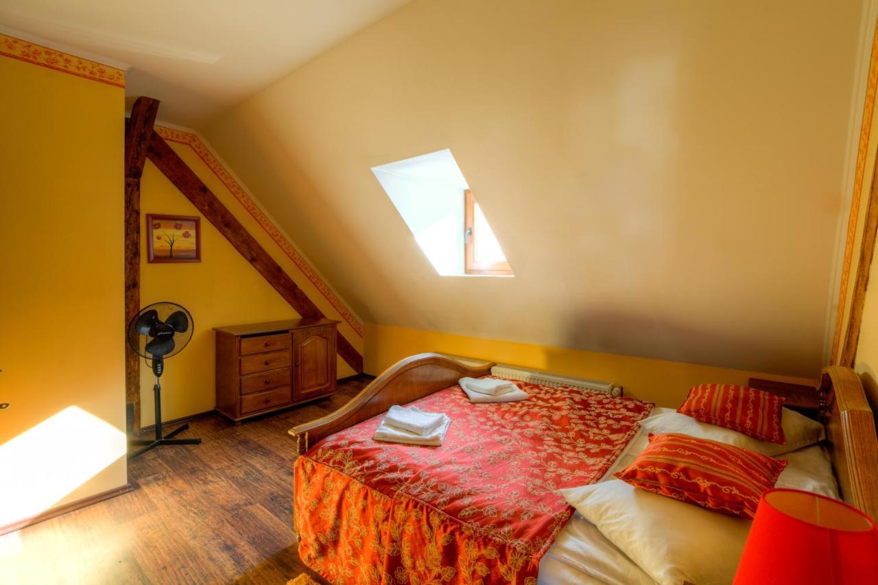House Of Dragons Apartments シギショアラ エクステリア 写真